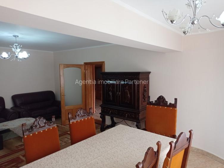 casa / vila Gavana 3  , mobilata / utilata , finisaje clasice ! - 24