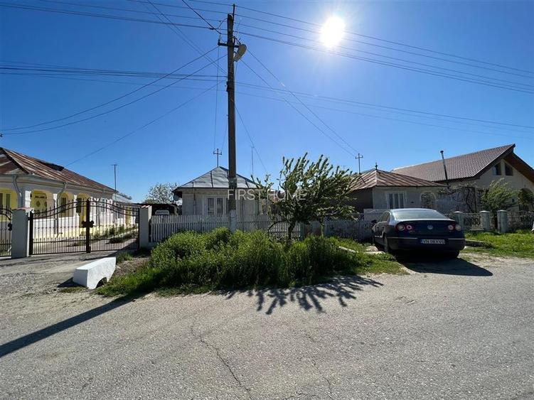 Casa batraneasca + teren 1881 mp de vanzare in Sat Milcovul - 3