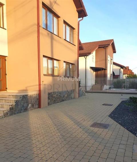 Duplex ocupabil imediat - toate utilitatile - zona excelenta - mobilat utilat - 3