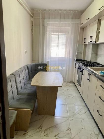Apartament cu trei camere decomandate, zona Garii - 5