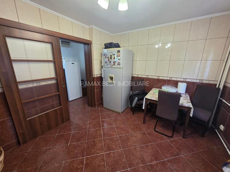 Vitanul nou, chiar pe Foisorului, stradal, bloc reabilitat - 7