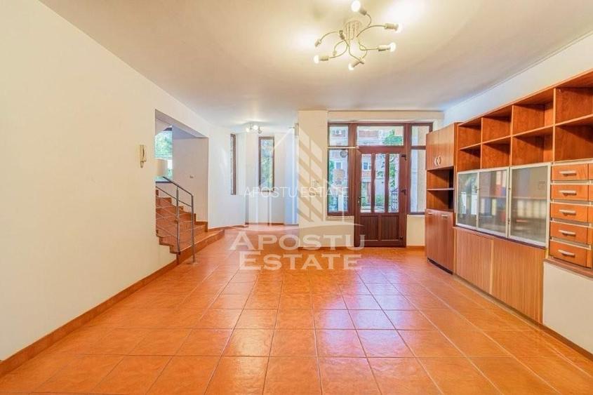 DE VÂNZARE Casa individuala cu poziție și vizibilitate - 12