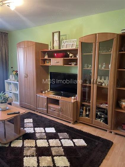 Decomandat la etajul 1 cu 2 balcoane in bloc anvelopat - 6