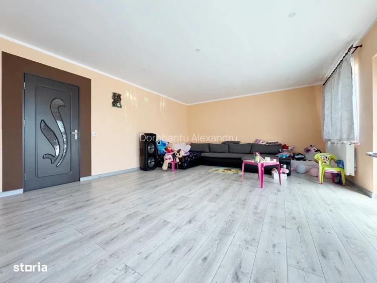 Casa spațioasă in imobil tip duplex de vânzare în Bujoreni - 2