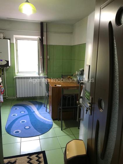 Apartament 3 camere etaj 1 la strada Imparat Traian - 8