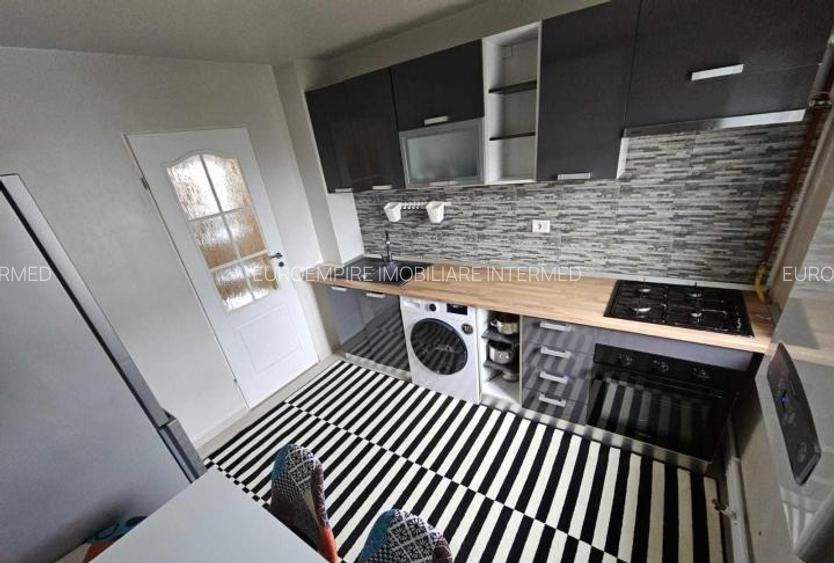 Apartament 3 camere decomandate zona Icil Constanta - 6