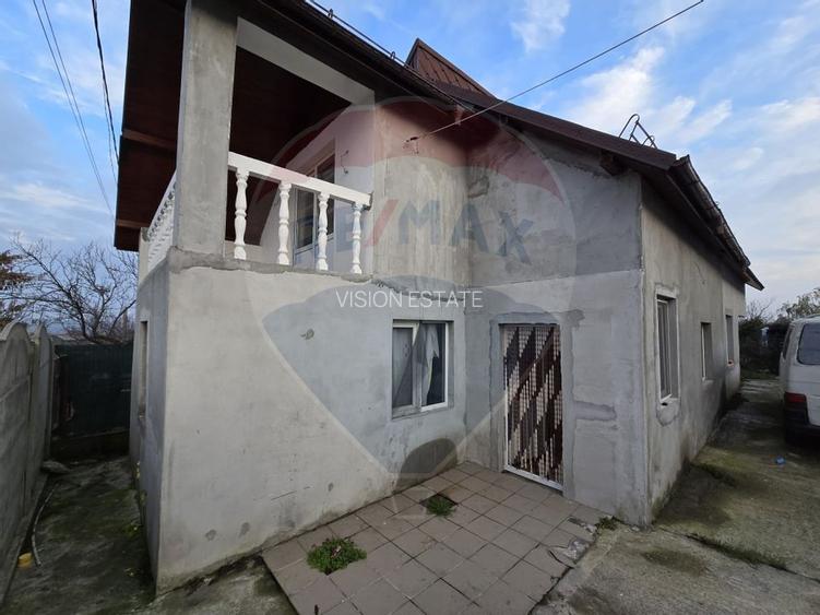 Casă / Vilă cu 4 camere de vânzare în zona Periferie - 2