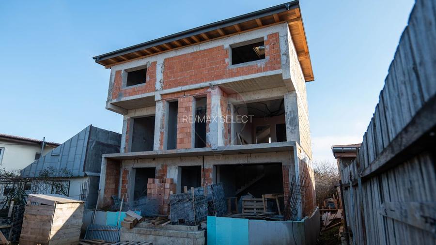 Pantelimon-central vanzare casa spatioasa-parter, etaj si mansarda - 3