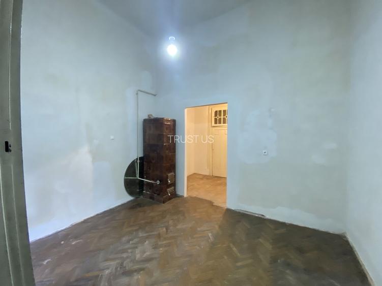 COMISION 0, PALATUL MIKSA STEINER, 3 Camere, 78 MP, Et 1, Piata Unirii - 5