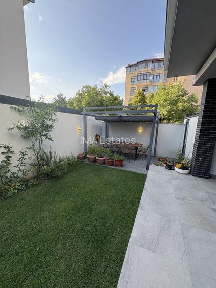 Vila  cu finisaje si mobila de lux, aproape de Cambridge School - 23