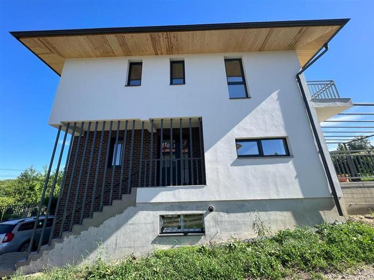 Casa Individuala S + P + Et ,situata in cartierul Borhanci !