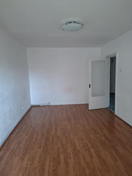 Ap. 3 cam. 64 mp, Decomand etajul 3 din 4, Zona Popa Șapcă, Pret 95 000 Euro neg