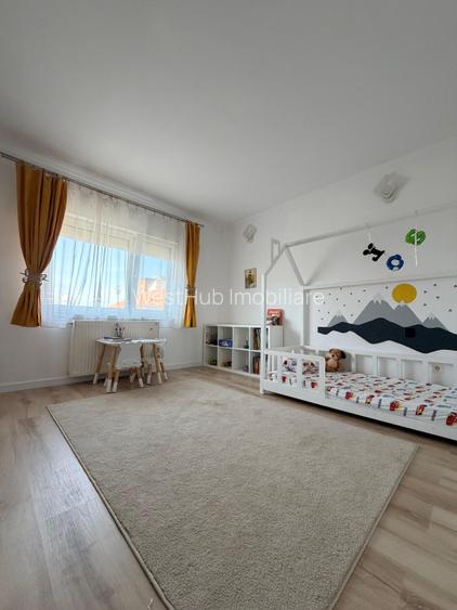 Apartament spatios, 4 camere, decomandat, 87 mp utili + 2 balcoane - Sagului - 4