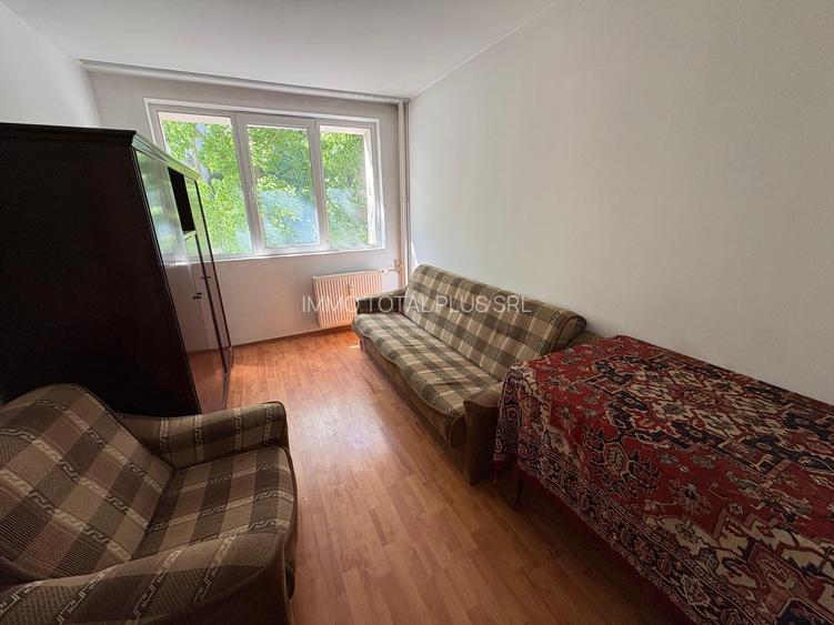 Apusului adiacent 3 camere semidec. 2 balcoane mari 95000 € - 3