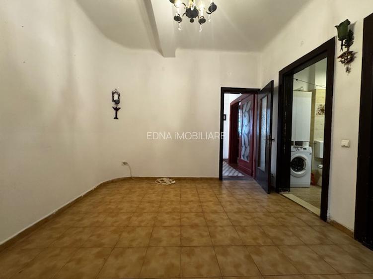 Apartament 3 camere, parter Piata Lahovari - 13