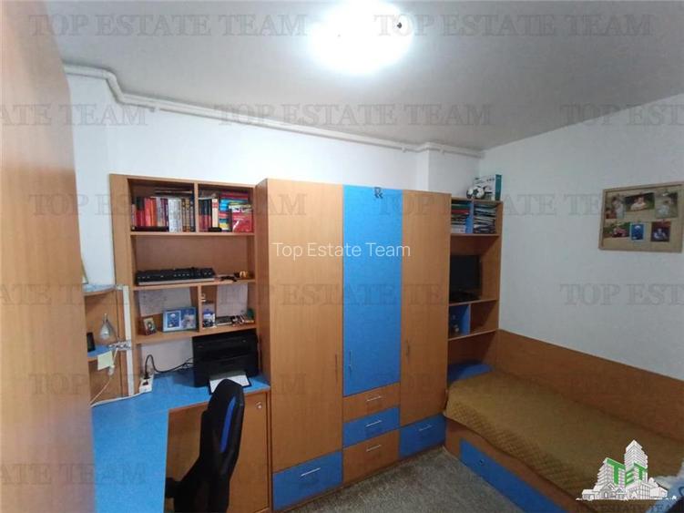 Super apartament cochet din 2008 cu 3 cam. si balcon plus loc de parcare, avand - 9