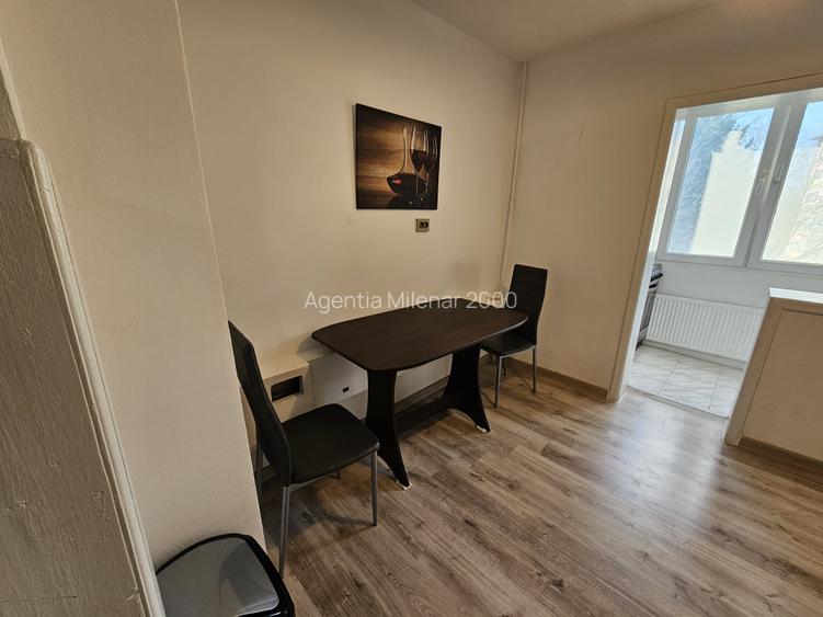 la 10 minute de Spitalul Judetean, la etajul 1-ambient placut si primitor - 2