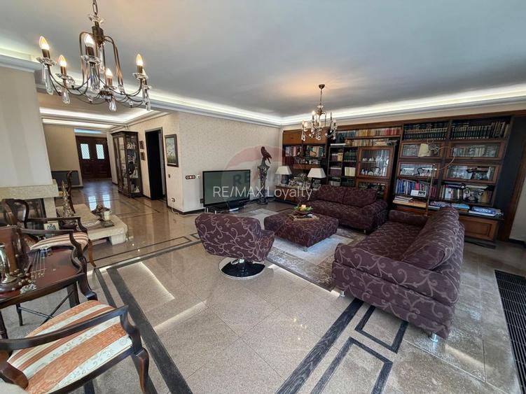 De vanzare Casă / Vilă cu 9 camere la lac cu piscina - 5