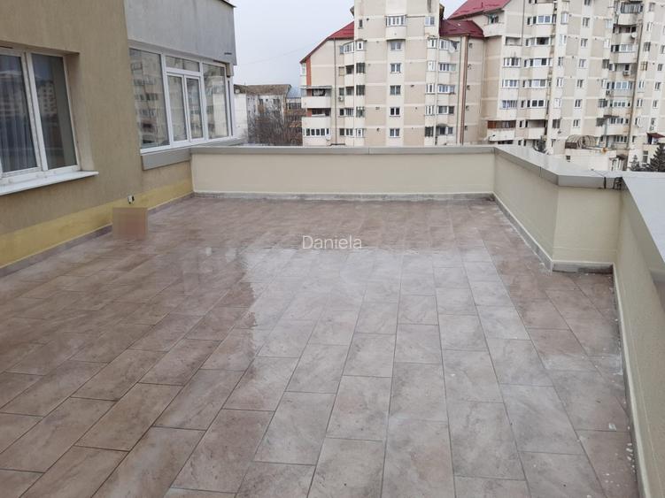 Închiriez apartament spatios renovat 3 camere, 150 mp, terasa de vara imensa - 15