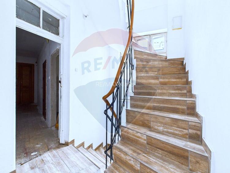 Casa 15 camere de vanzare zona Universitate + spatiu comercial parter - 25