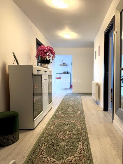 Vila /Casa cu potential in Faget ,510 mp utili - 10