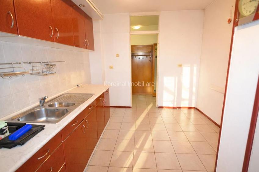 Apartament 4 camere etaj1, Carpaților, intrare Răcădău - 2