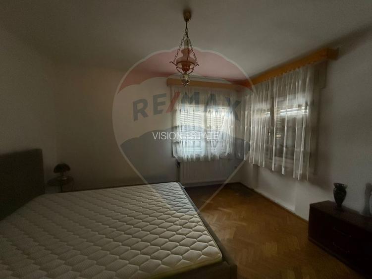 Casă / Vilă cu 6 camere de vânzare - 6