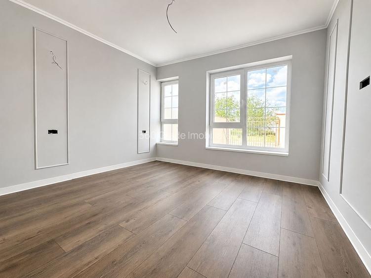 Duplex despartit 4 camere + 2 bai 92 utili / 273 teren - 6