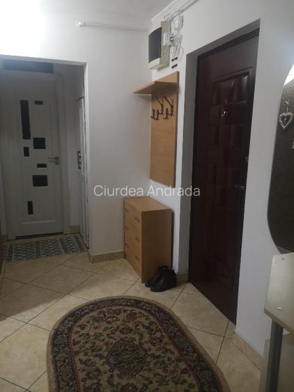 Închiriez apart 2 camere, etaj 1, Micro 17  - 3