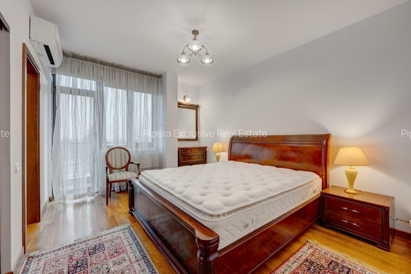 5 camere decomandat. 242,7 mp utili. 300,5 mp total. living 92 mp. terasă 41mp - 11