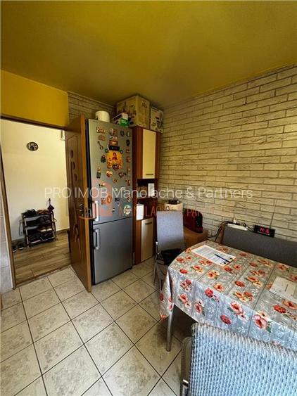 Apartament 2 camere confort  1 semidecomandat  zona Crang - 7