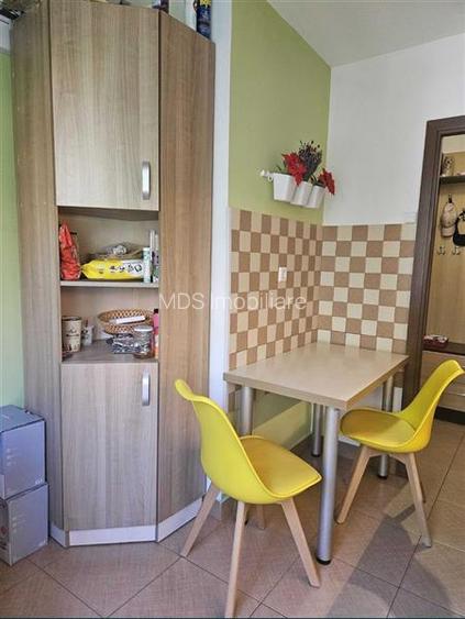 3 camere la etajul 2 cu centrala propie - 7