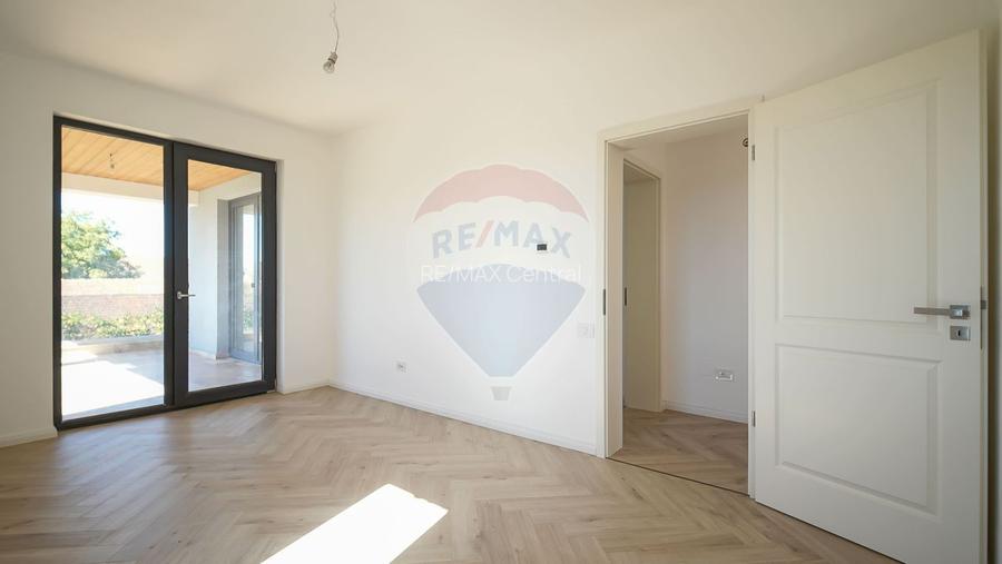 Casă / Vilă cu 5 camere de vânzare - 18