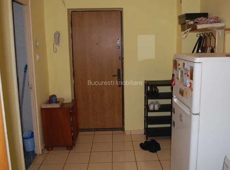 Garsoniera,B-dul Lacul Tei,bl.reabilitat,et.3/10,DECOMANDATA,Amenajata,Libera - 3