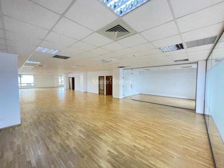 CORAL CENTER PITESTI- Inchiriere spatiu birouri, central, modern, 296 mp, etaj 2 - 6