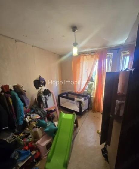 Teiul Doamnei-strada Otesani-apartament 3 camere - 4