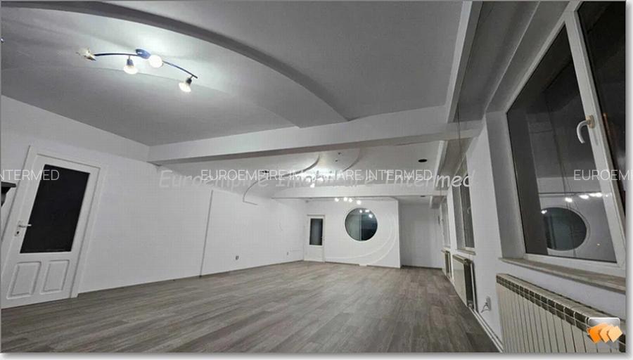 De inchiriat spatiu comercial zona Centru - 3