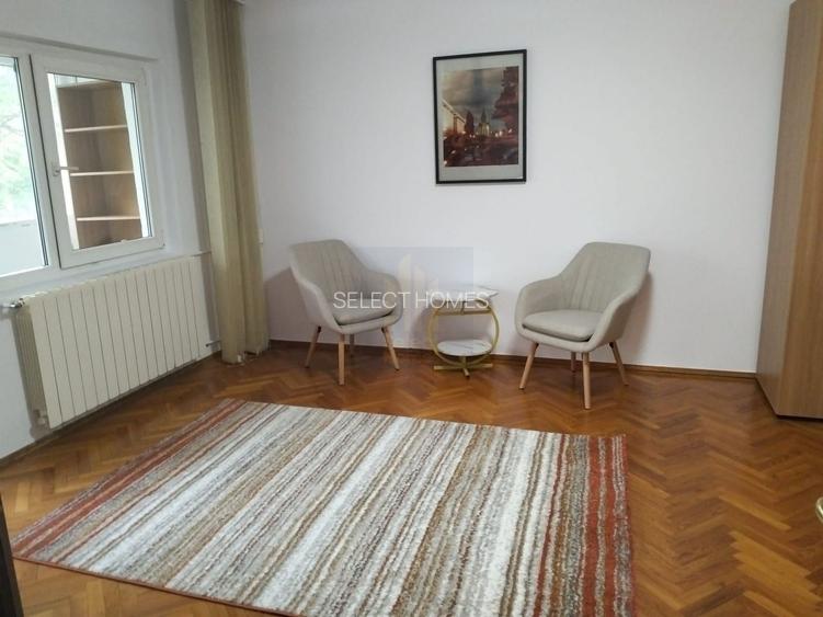Garsoniera decomandata cu balcon de inchiriat in zona Piata Alba Iulia - 2