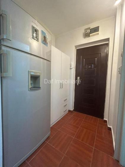 299euro Garsoniera 32mp- metrou Favorit la 4minute - 2