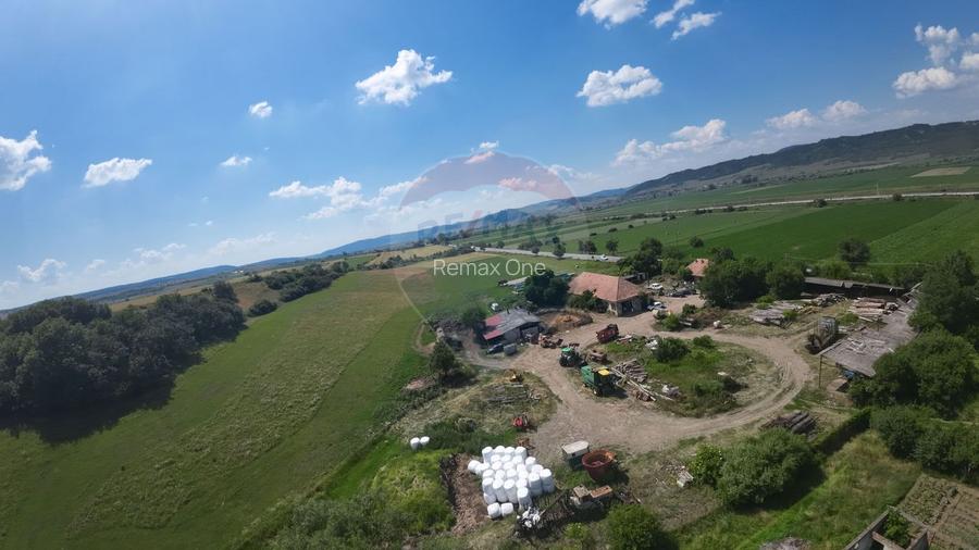 Oportunitate de investiție – Teren intravilan 22.942 mp, Vânători - 3
