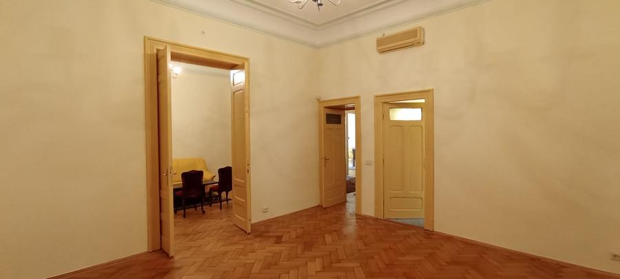 Corp casa deosebit, Serban Voda - Unirii- Biserica Sf Spiridon