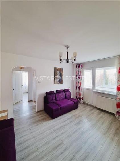 Apartament 2 camere luminos, loc de parcare. Se afla la 5 minute de Coresi.Zona - 4