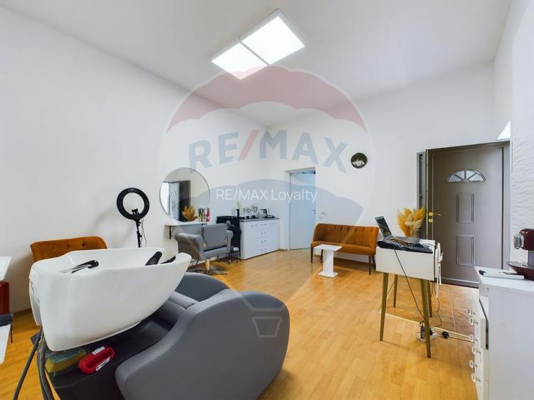 De vanzare Casa Vila București S+P+M in Sector 1 - 9