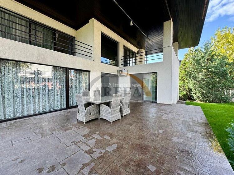 Vila lux de vanzare in cel mai dorit complex din Erou Iancu Nicolae-locatie rara - 36