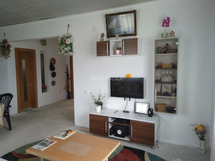Vand sau schimb casa la tara cu apartament 2...3 camere in Bucuresti. - 7