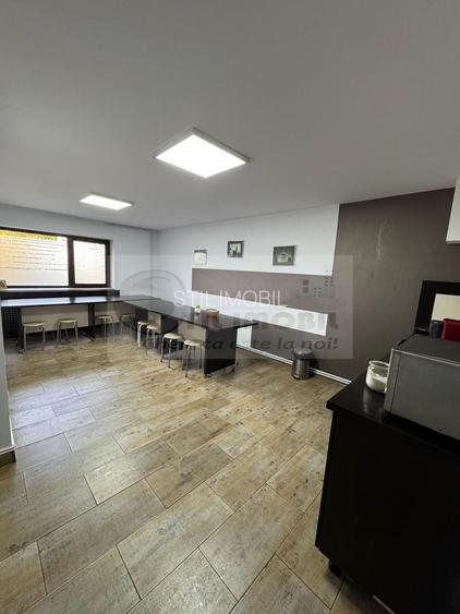 Spațiu 300mp + curte, la parter, vizibilitate excelenta - CUG - 3.000€ - 5