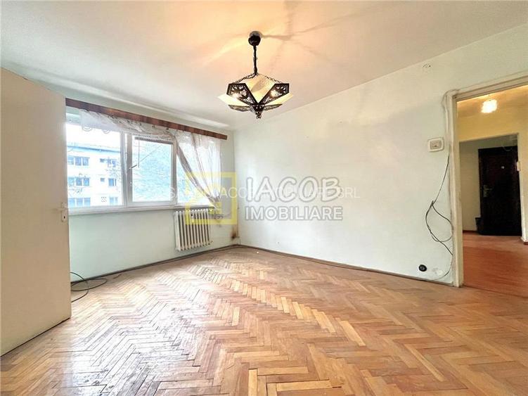 Apartament 3 camere, str. Stadionului, etaj 2 - 5