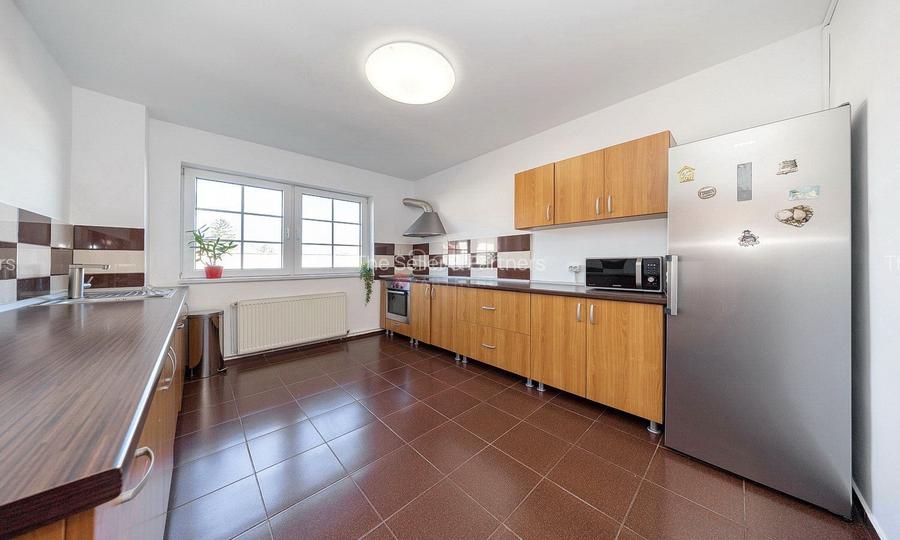 Platformă industrială cu 2 hale și sediu administrativ – teren 3.871 m - 55