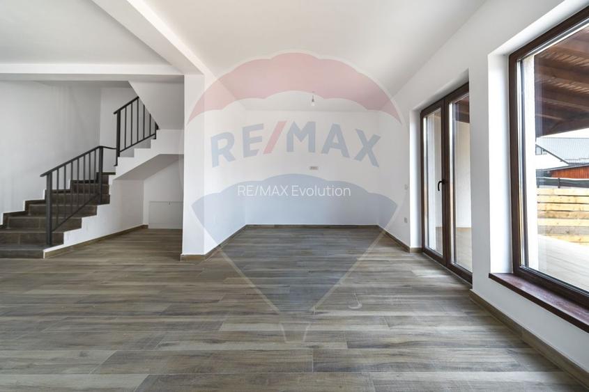 CASA TIP DUPLEX cu 4 camere de vanzare| Cartier Izvor | COMISION 0% - 6