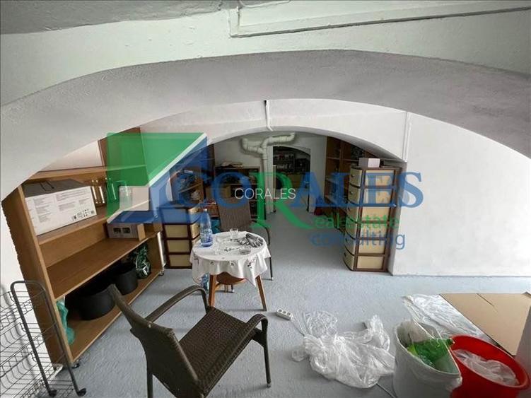 Zona Sinaia! Casa Renovata complet Exterior si Interior. - 11